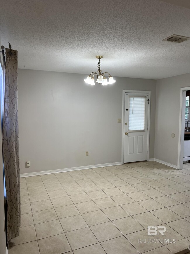 Photo - 13 Burlington Dr