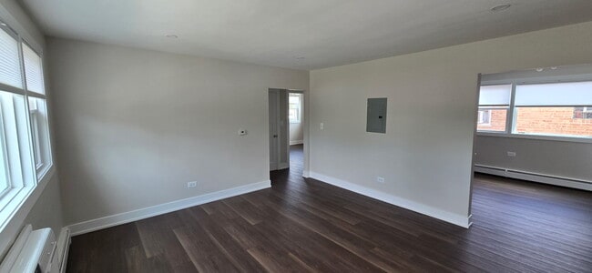 Building Photo - 4353 Butterfield Rd Unit 4353