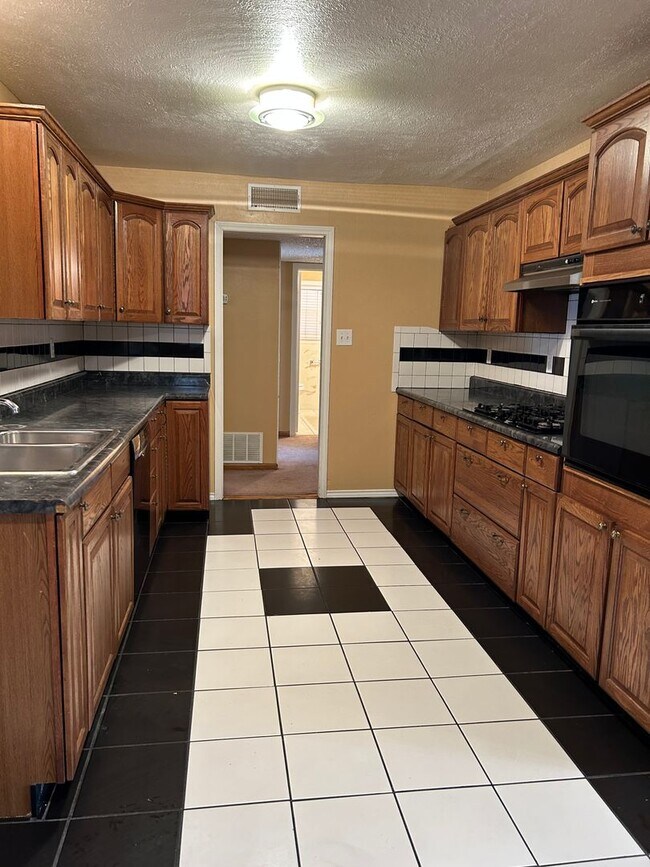 Photo - Large Family Home close to Schools