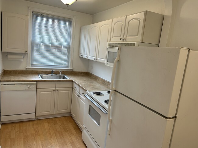 Photo - 820 Derwyn Rd Unit 820 Derwyn Rd Apt A