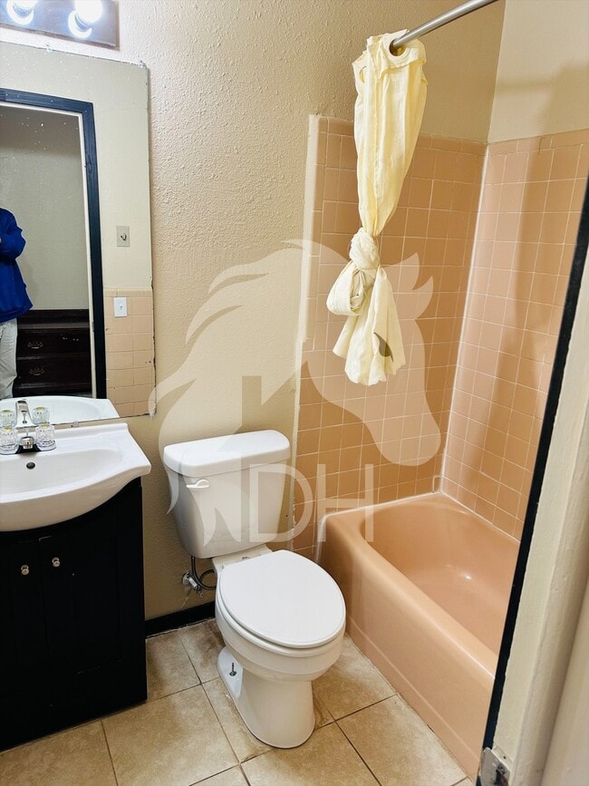 "Discover Cozy Living: Charming Studio Oasis in Woodward!"