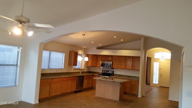 15325 W Honeysuckle Ln