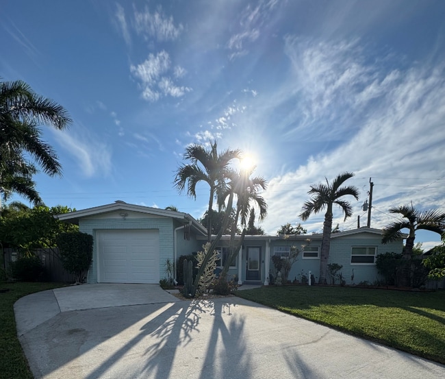Photo - 380 Carrousel Ct