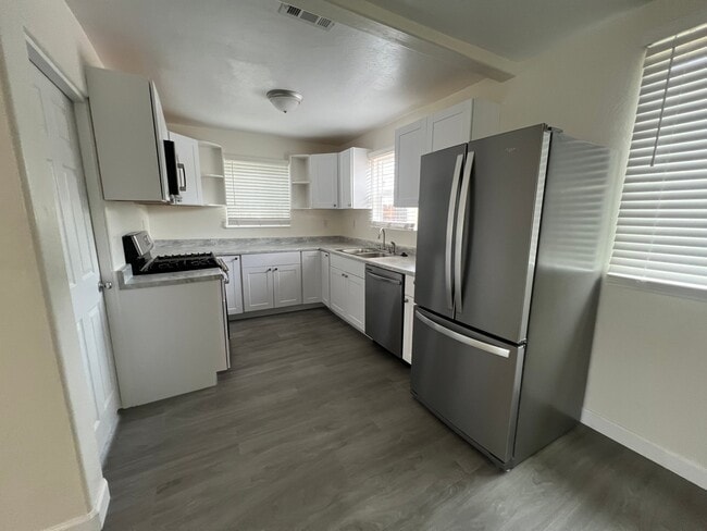 Photo - 1241 Kennedy Ave