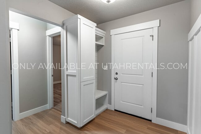 Photo - 4143 N Fairfield Dr