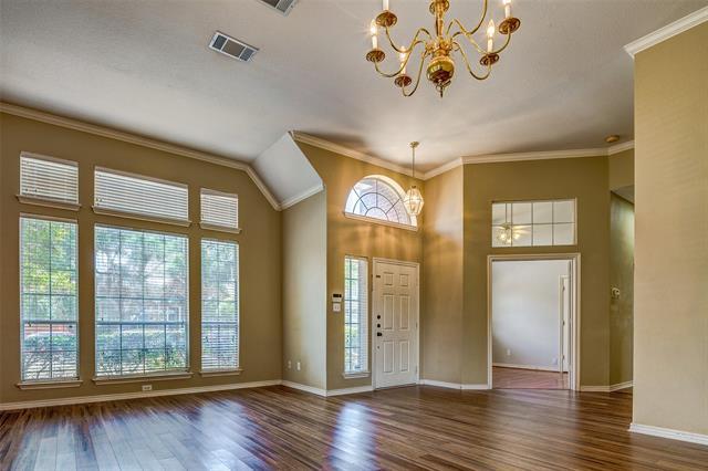 Photo - 318 Hampton Ct