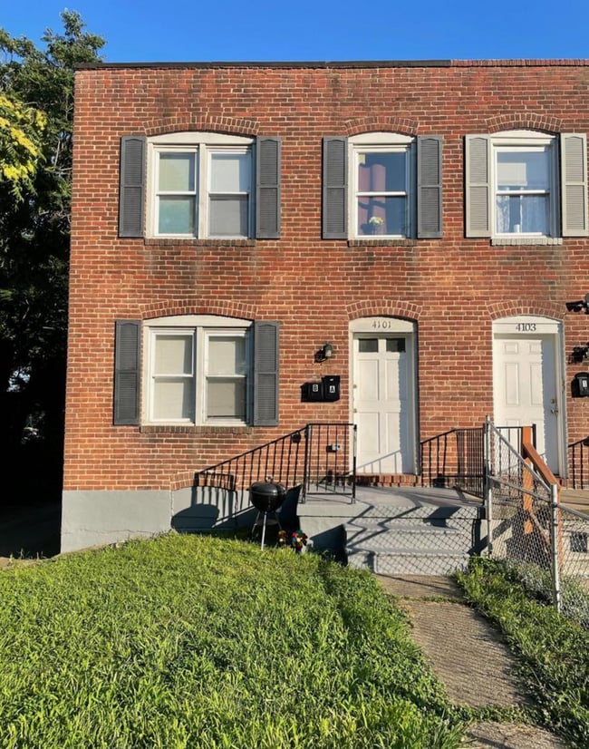 Building Photo - 4101 Audrey Ave Unit 2