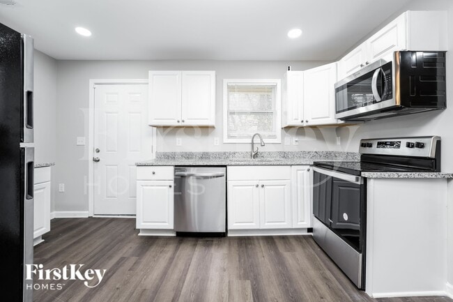 Photo - 3425 Pinehill Dr