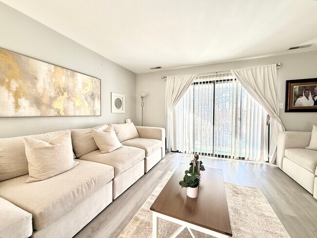 Photo - 10405 Mansfield Ave