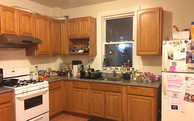 Photo - 42 Sewall St Unit uni2 2.5-bed 1 bath