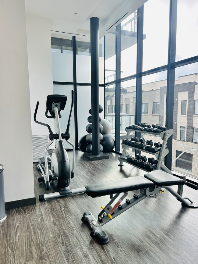 Photo - 1 + DEN BED - 1 BATH - BURLINGTON - CONDO Unit B528