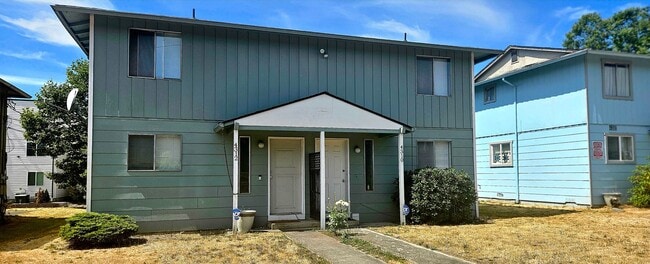 Photo - Cedar St. 2bed/1.5 bath duplex - Recently ...