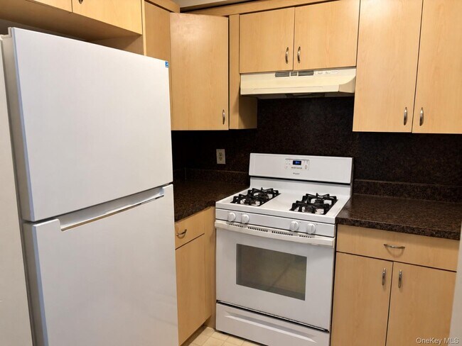 14 Lexington Hills Rd Unit 2