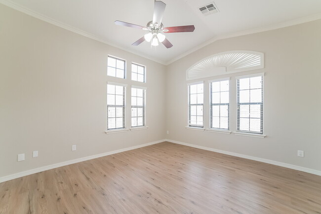 Photo - 2302 W Jake Haven