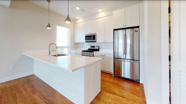 10 Everett Sq Unit 503