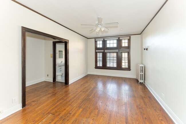 Photo - 1363-67 E. 53rd St.