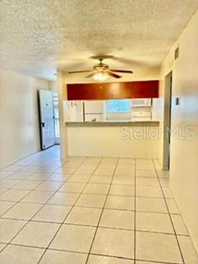 Photo - 211 Airport Ave E