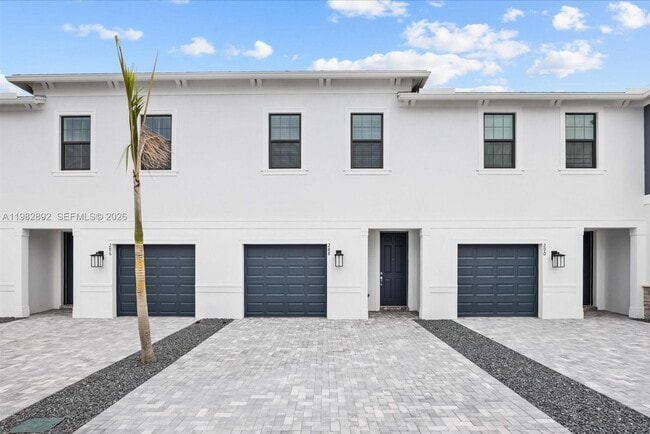 Building Photo - 2880 SE Federal Hwy