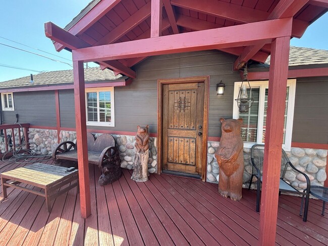 Building Photo - Completed remodeled stand alone 2 Bedroom ... Rental