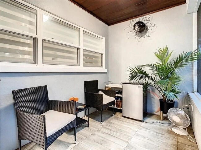 Photo - 162 6th St NW