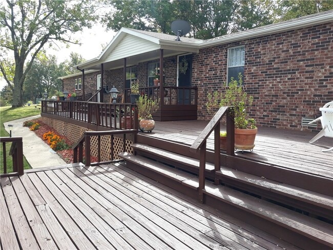 Photo - 101 SW Campbell Rd