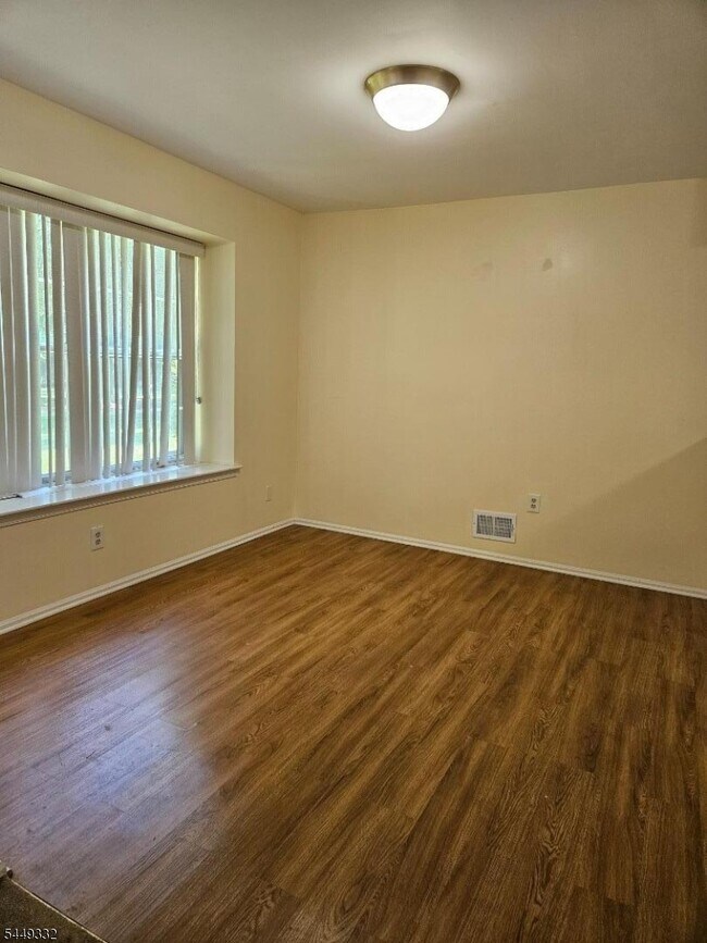 Photo - 271 Abbey Dr