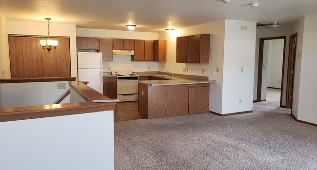 Building Photo - Lake Ridge Condominium