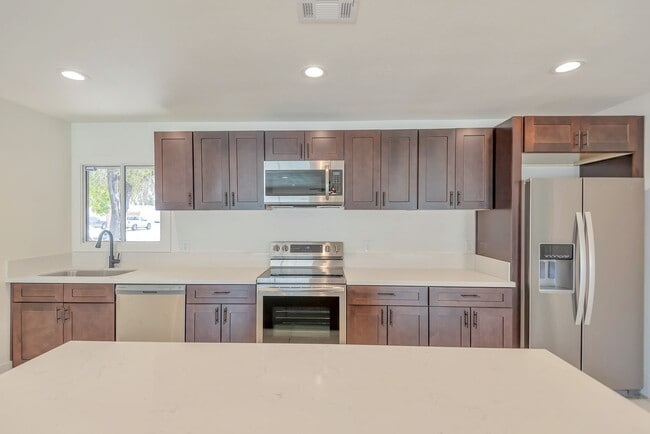 Building Photo - Amazing Tri-Level home close to ASU.  Pool and 2 Car Garage