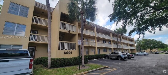 Building Photo - 6001 NW 61st Ave Unit 206 Rental