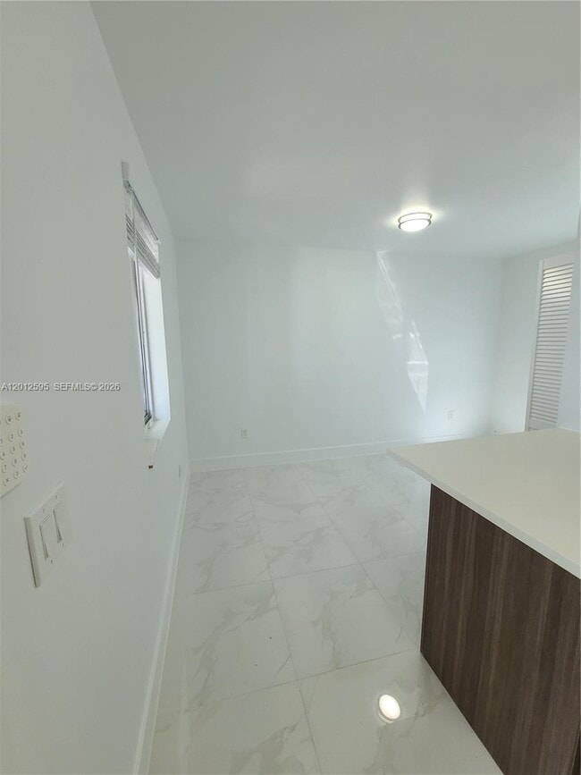 Photo - 1646 NW 1st Pl Unidad 4