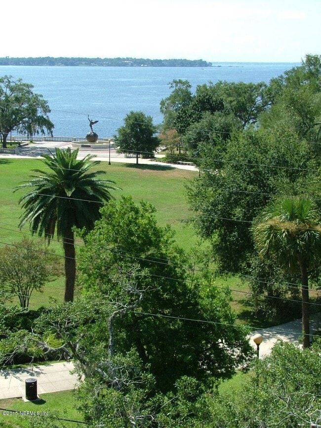 Photo - 1661 Riverside Ave Unit 402