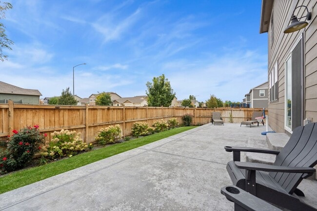 Photo - Upgraded 5-Bedroom Home in Immaculate Condition