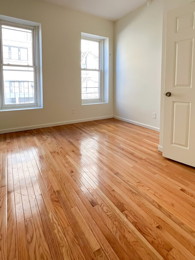 Bedroom - 10 W Jersey St Apartment Unit 10-2