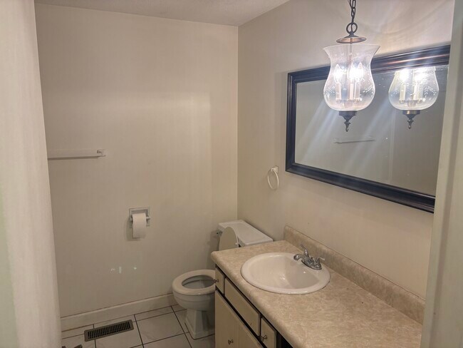 Photo - 5634 Robin Run