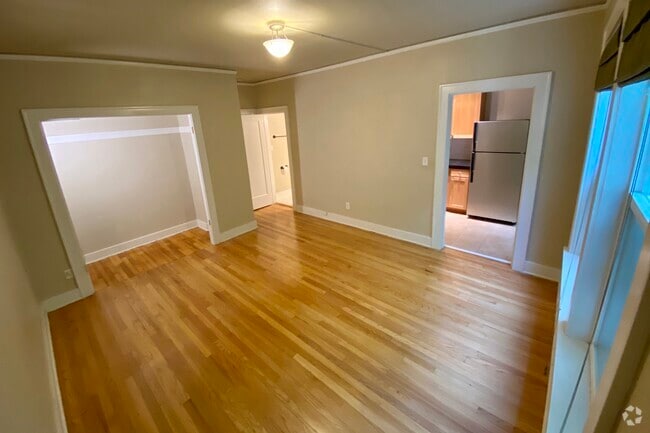 Building Photo - 901 NE 43rd St Unit 204 Rental