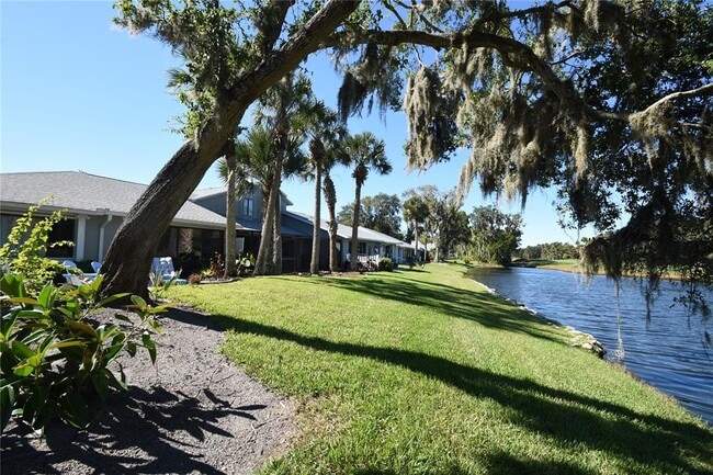 Photo - 74 Lake Forest Pl