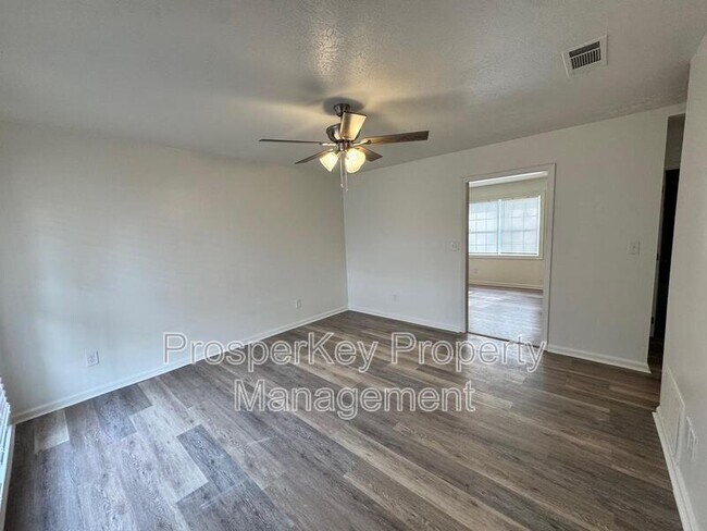 Photo - 6428 Luna Dr