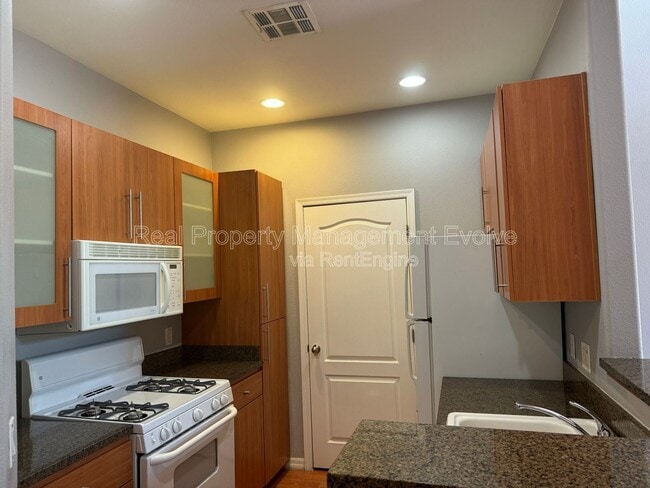 Photo - 6900 E Princess Dr Unidad 2164