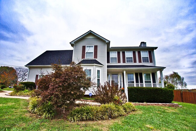 Building Photo - 2627 Holly Rock Dr