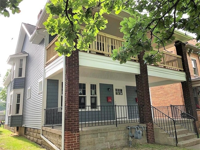 Photo - 1594 N 4th St