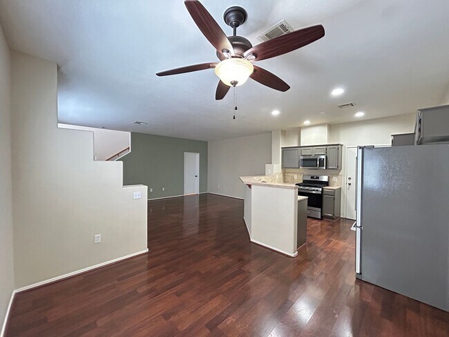 Photo - Gated Townhome 3-Bedrooms 2.5-Bathrooms!