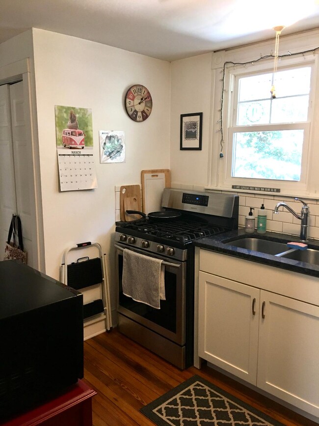 Photo - 1315 Poplar St Unit B