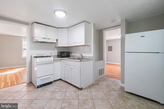 Photo - 107 Fusting Ave House