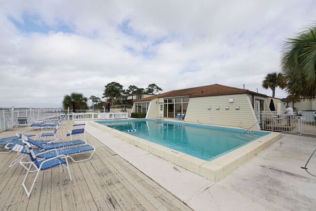 Photo - 308 E Miracle Strip Pkwy Unidad 1