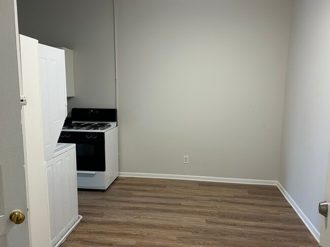 Photo - 137 S Batavia Ave Unit C