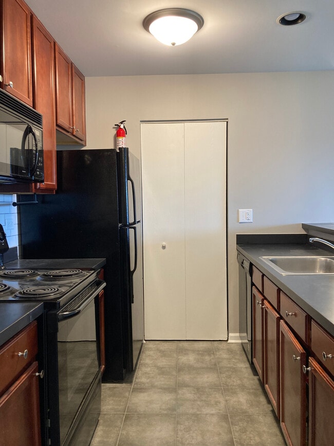 Photo - 208 Glengarry Dr Unit 304