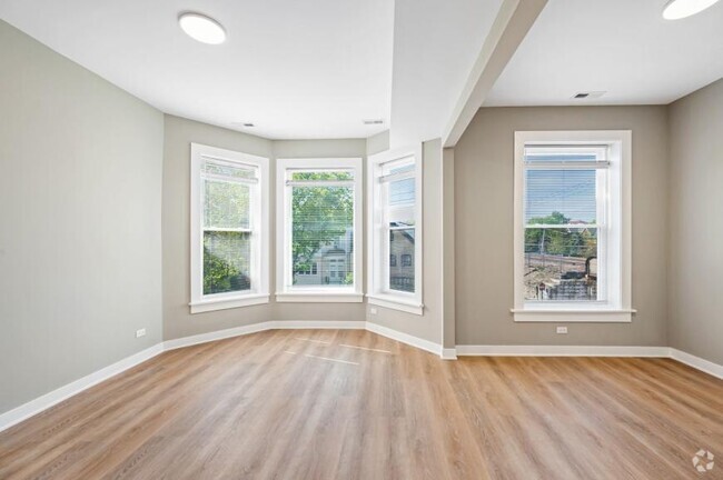 Building Photo - 2 bedroom in Chicago IL 60657 Unit 1 Rental