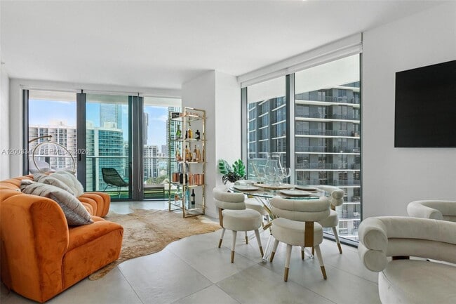 Photo - 501 NE 31st St Unidad 1508