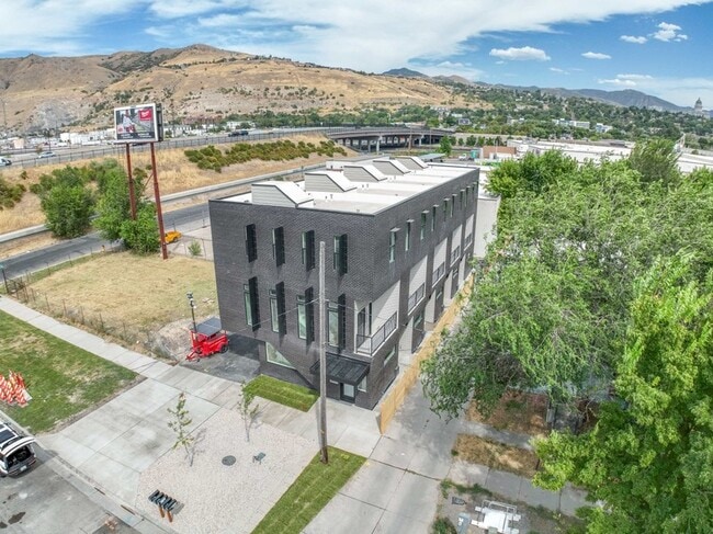 Building Photo - 544 N 600 W