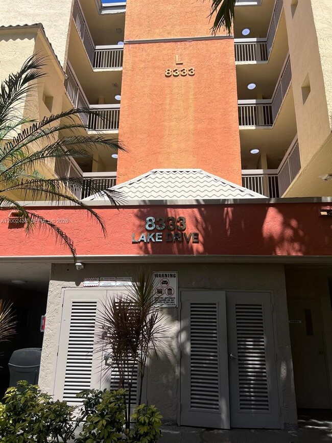 Building Photo - 8333 Lake Dr Unit 101